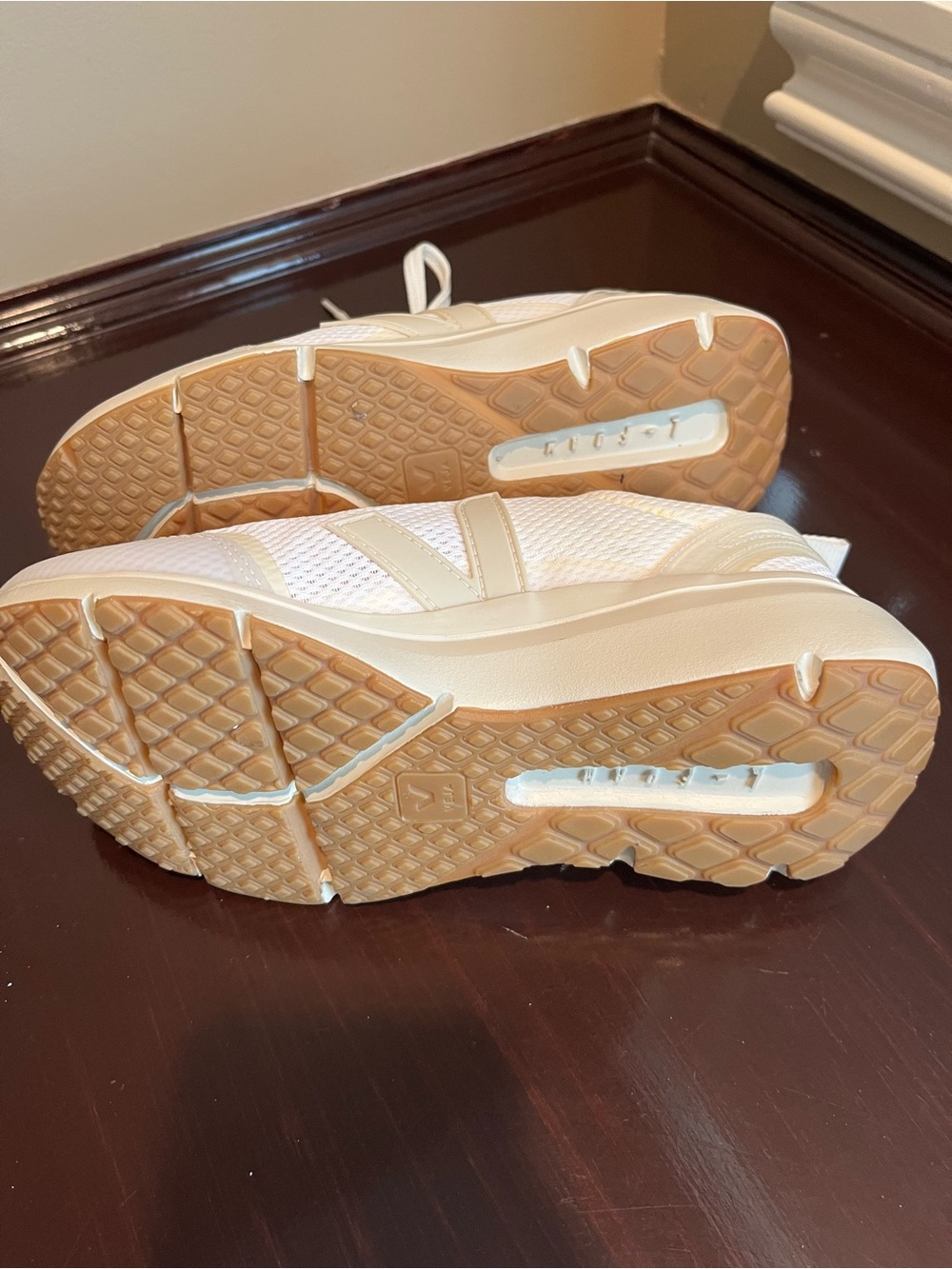 Womens’s size 6 Veja Condor 2 Alveomesh Natural/Creme - Picture 3 of 5